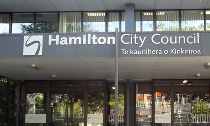 Hamilton mayor defends Maori seat cop out