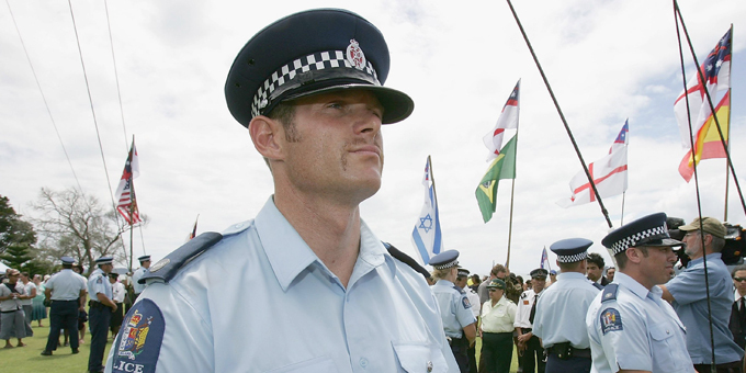 Māori cops lure to Australia