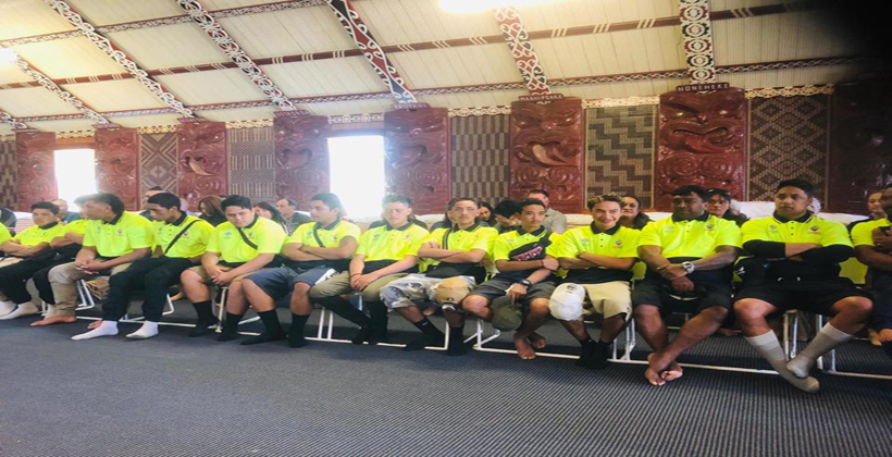 Mānuka planters sign off at Ngāti Hine
