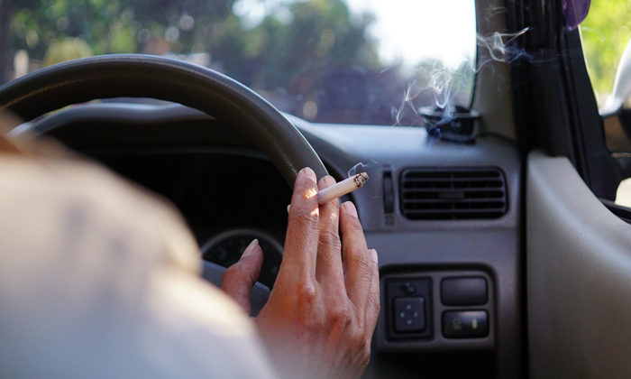 Smoking in cars to be banned
