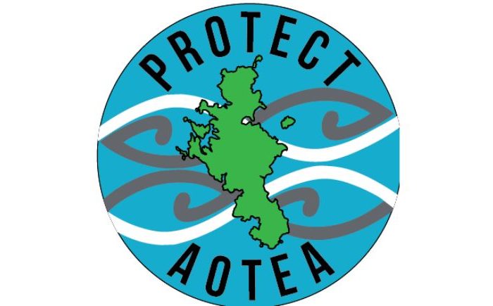 Swarbrick supports Aotea dredge dump action