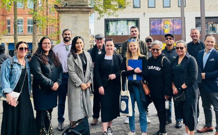 University of Oxford tour entices Māori graduate students to international study