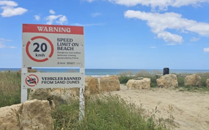 Iwi leader blocks Waimārama beach access
