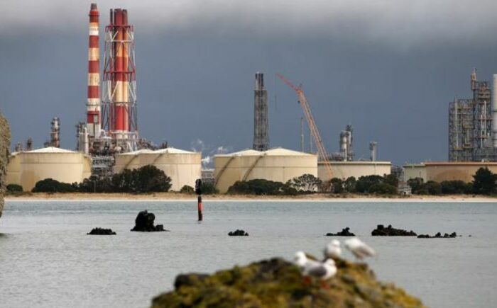 NZ keen to to rewrite refinery story