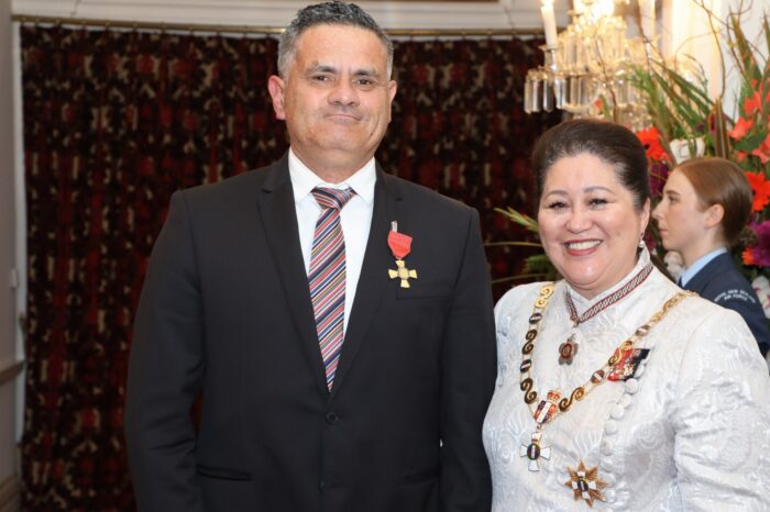I whakawhiwhia a Tākuta Will Edwards ki te tohu 'Order of Merit'